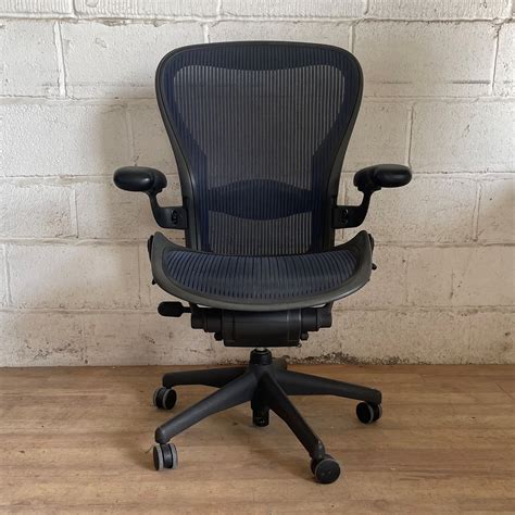 Herman Miller aeron size